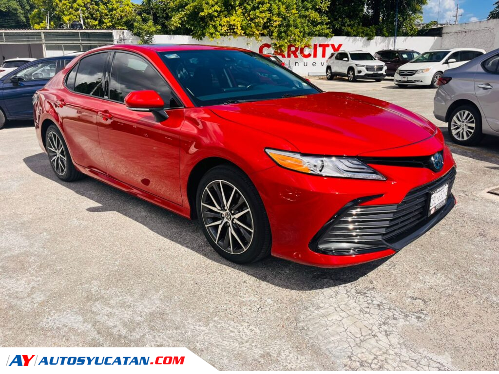 Toyota Camry XLE Híbrido 2024