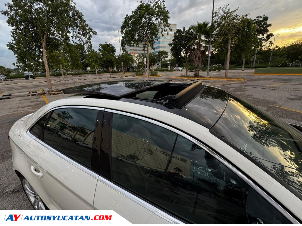 Audi A3 Sedan Attraction Plus 1.8 TFSI 180HP S Tronic / Techo de Cristal Panorámico 2015