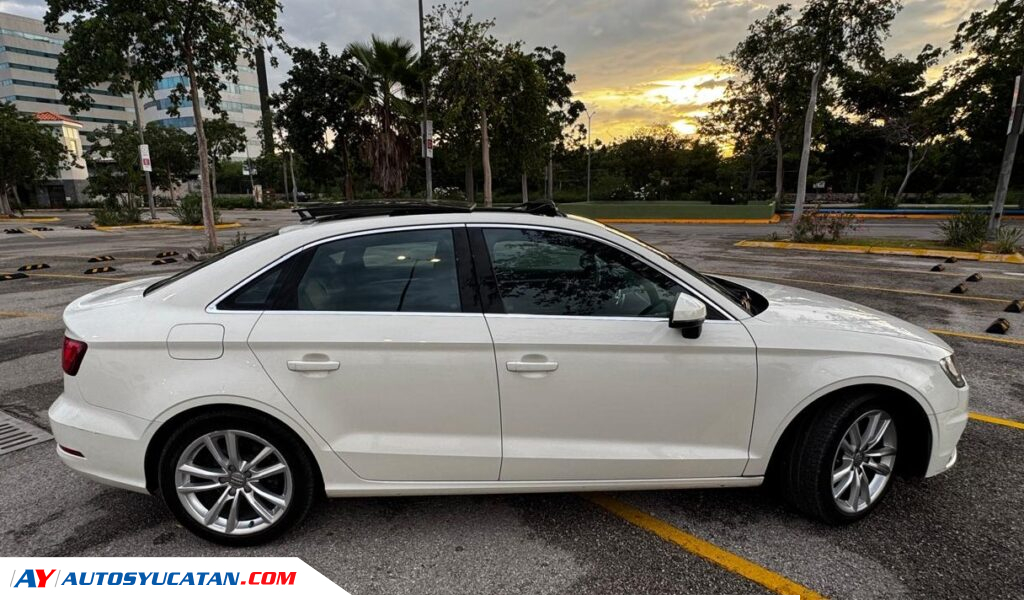 Audi A3 Sedan Attraction Plus 1.8 TFSI 180HP S Tronic / Techo de Cristal Panorámico 2015