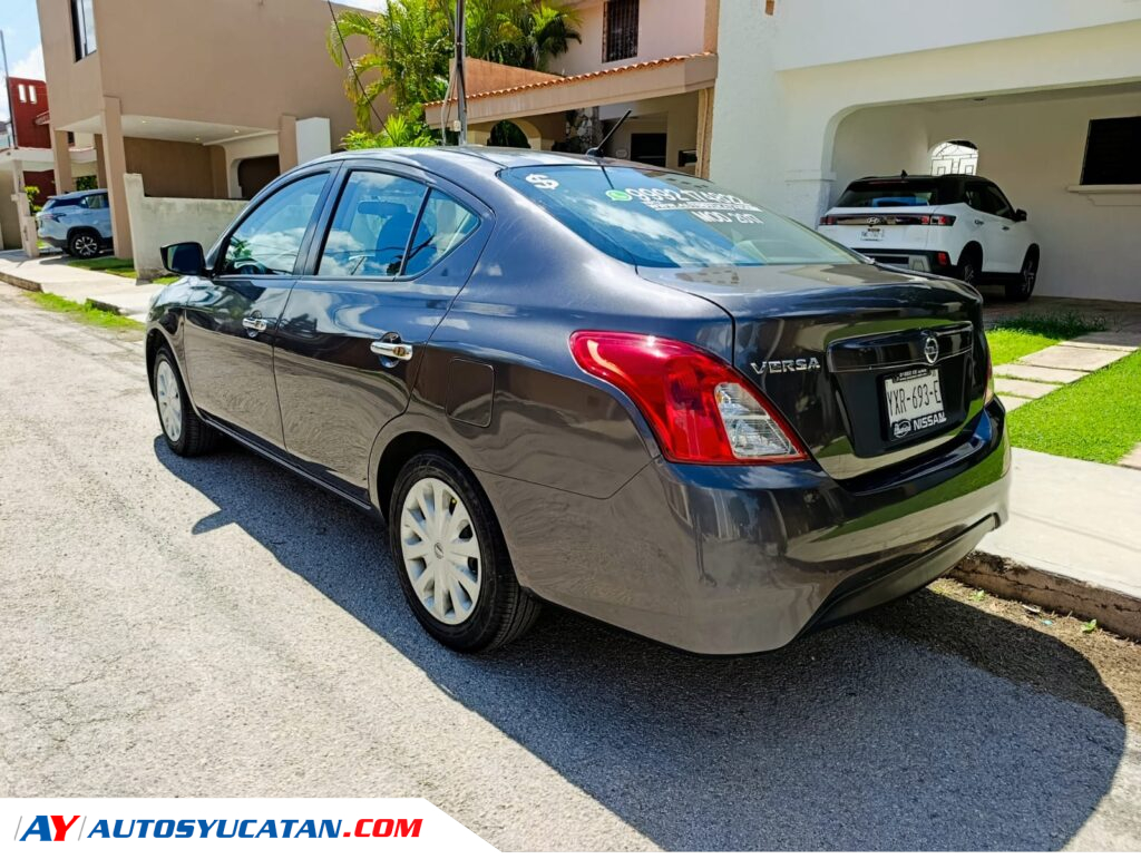 Nissan Versa Sense AT 2017