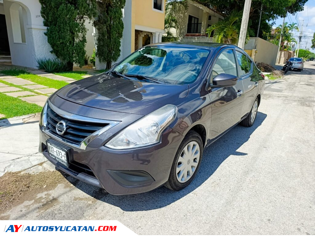 Nissan Versa Sense AT 2017