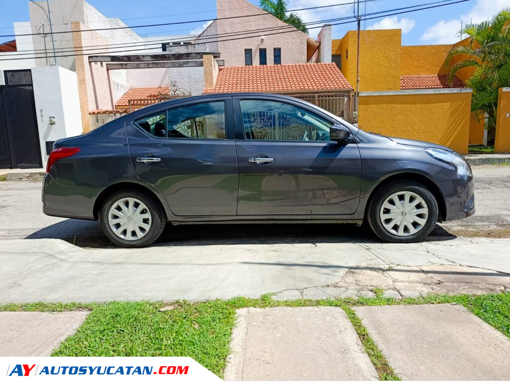 Nissan Versa Sense AT 2017