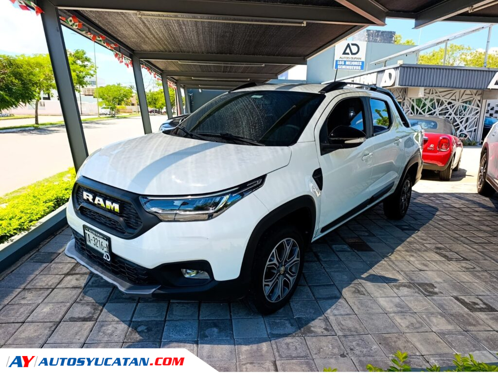 RAM 700 Laramie 2024