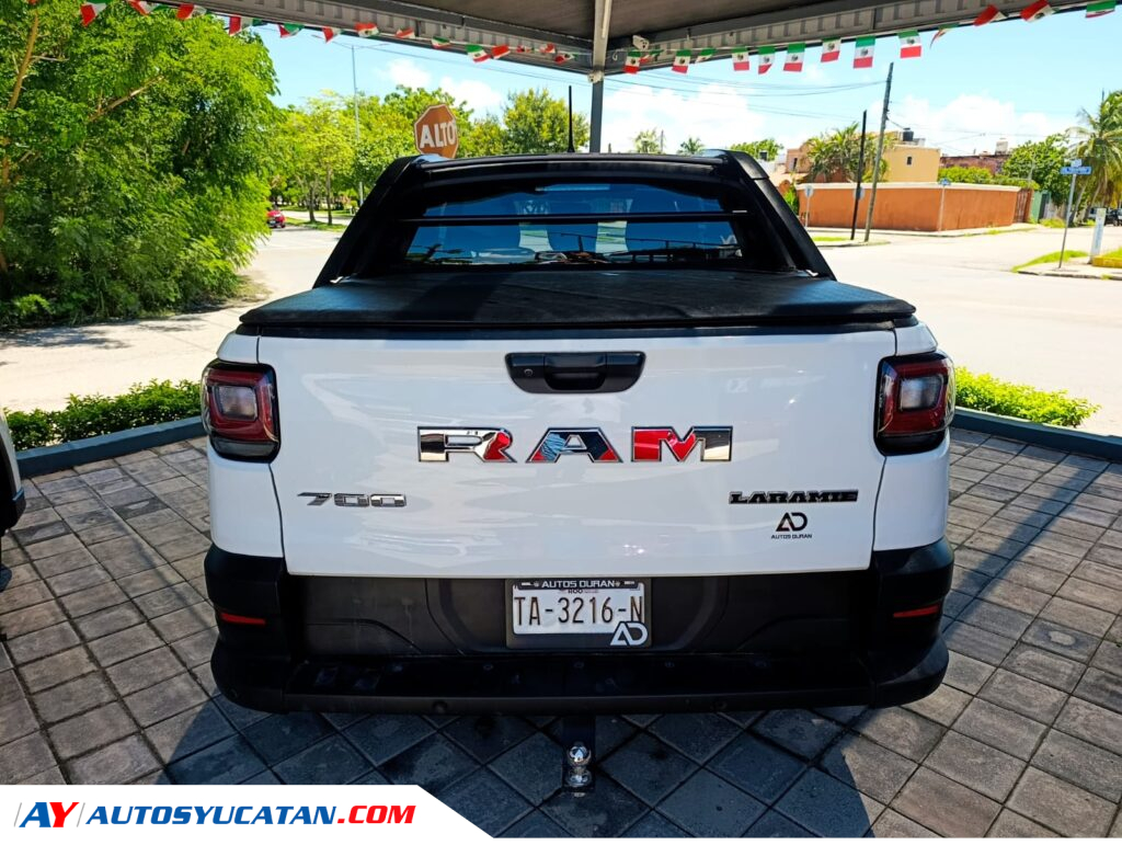 RAM 700 Laramie 2024