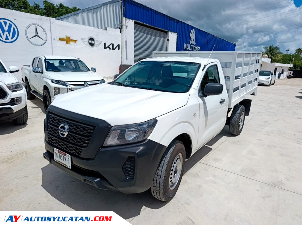 Nissan NP300 Estacas 2022
