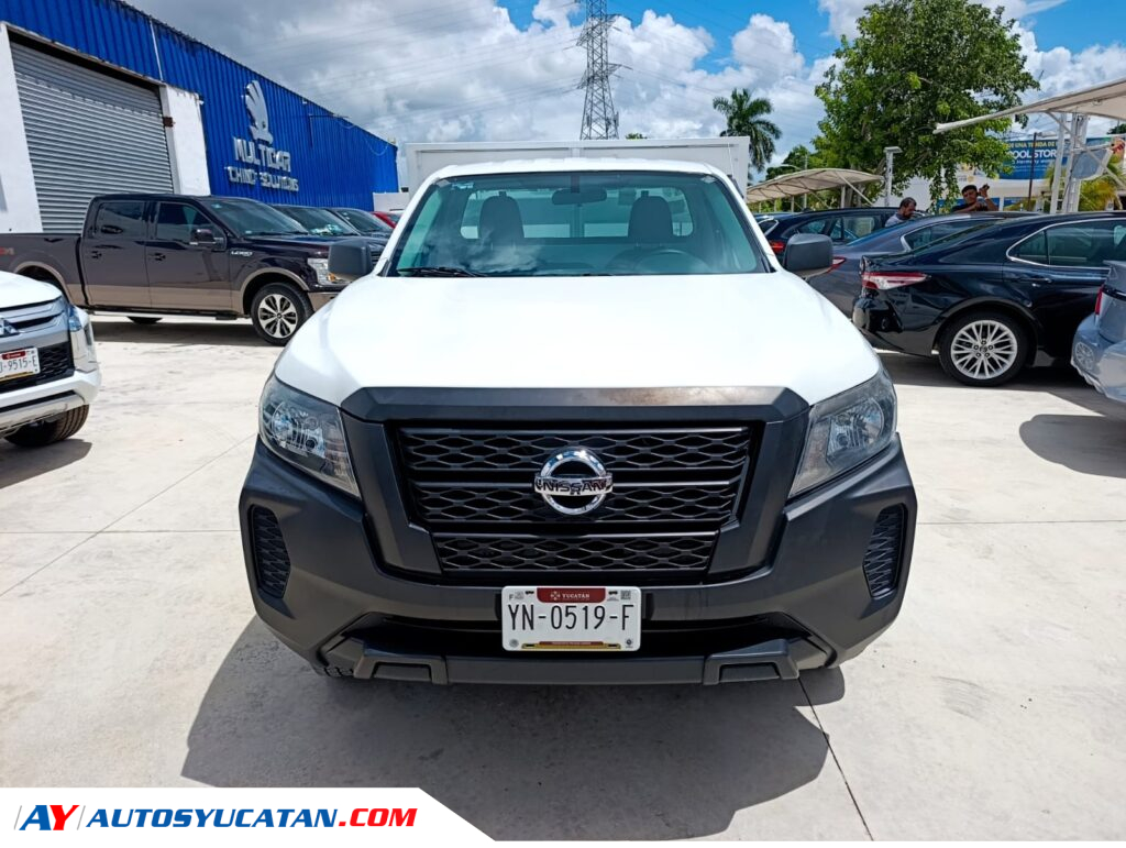 Nissan NP300 Estacas 2022