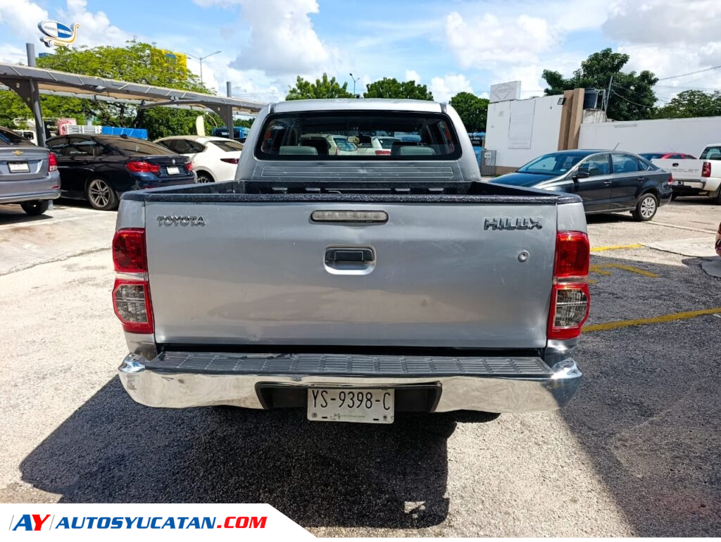 Toyota Hilux STD 2015