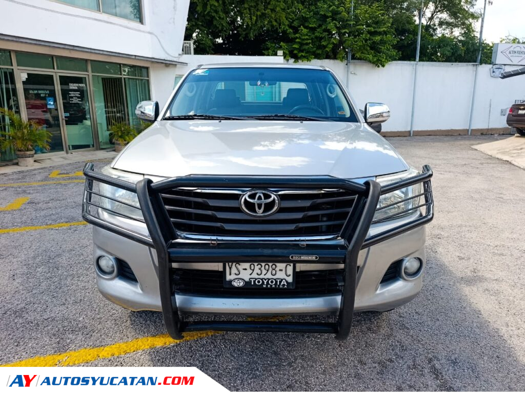 Toyota Hilux STD 2015