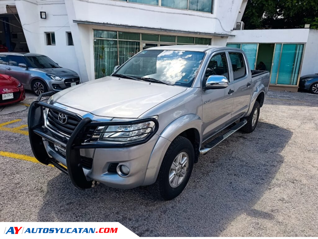 Toyota Hilux STD 2015