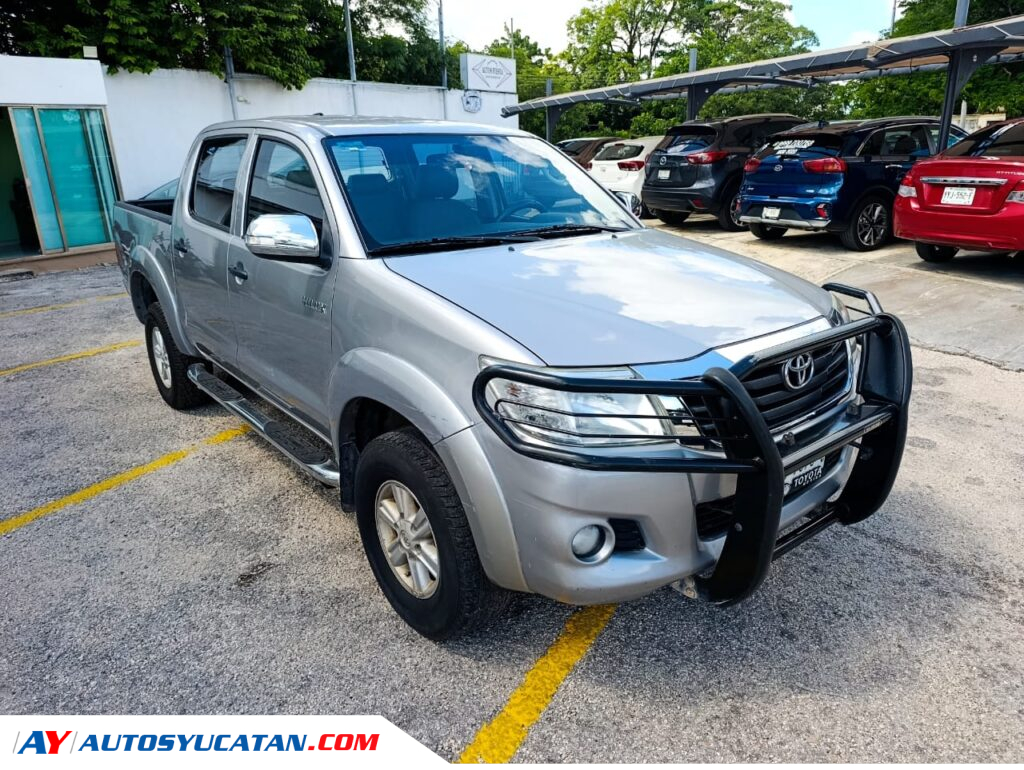 Toyota Hilux STD 2015