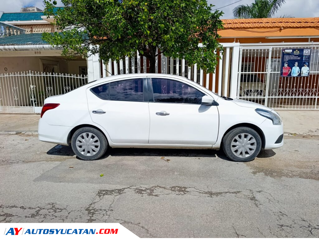 Nissan Versa Estandar 2018