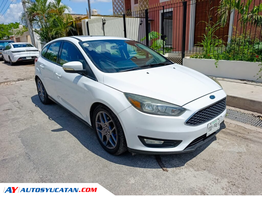 Ford Focus SE Luxury 2016