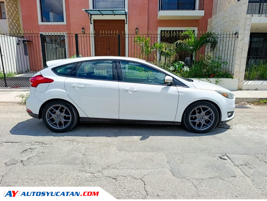 Ford Focus SE Luxury 2016