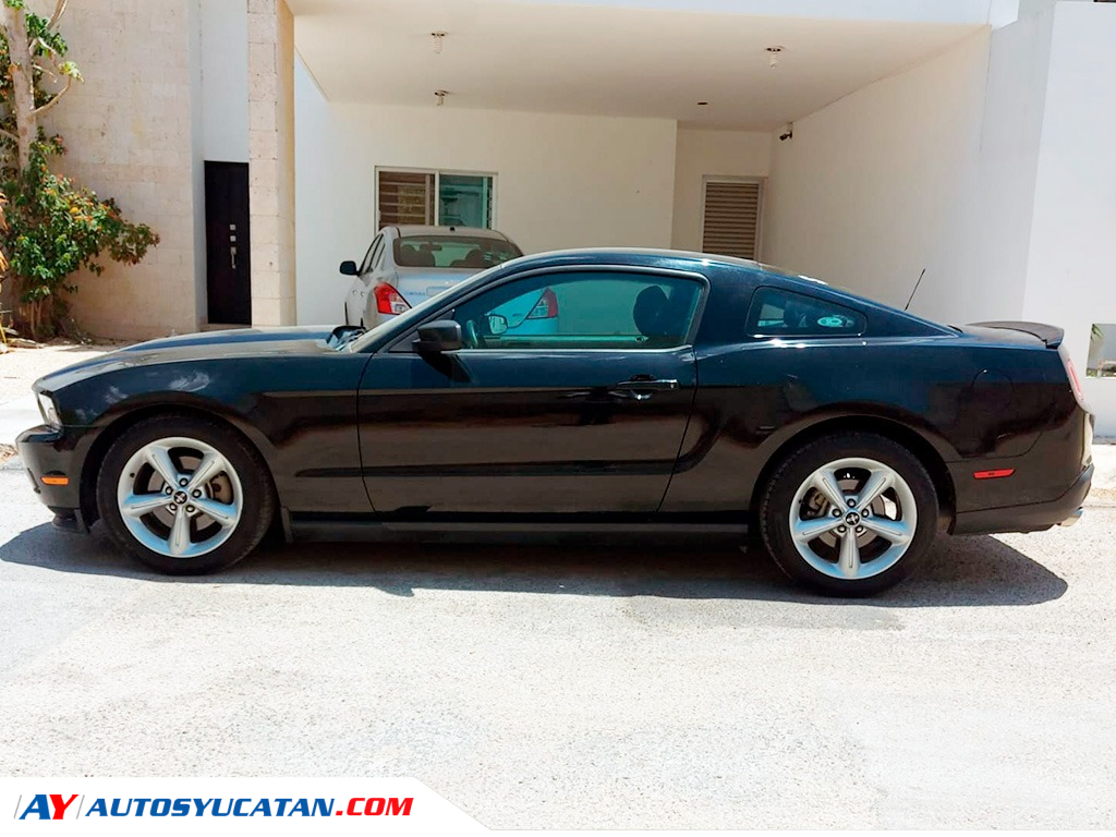 Ford Mustang V6 Coupe 2012