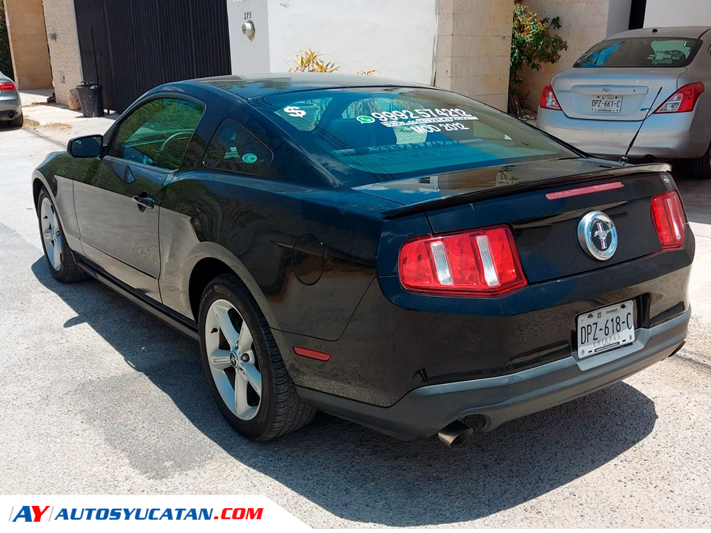 Ford Mustang V6 Coupe 2012