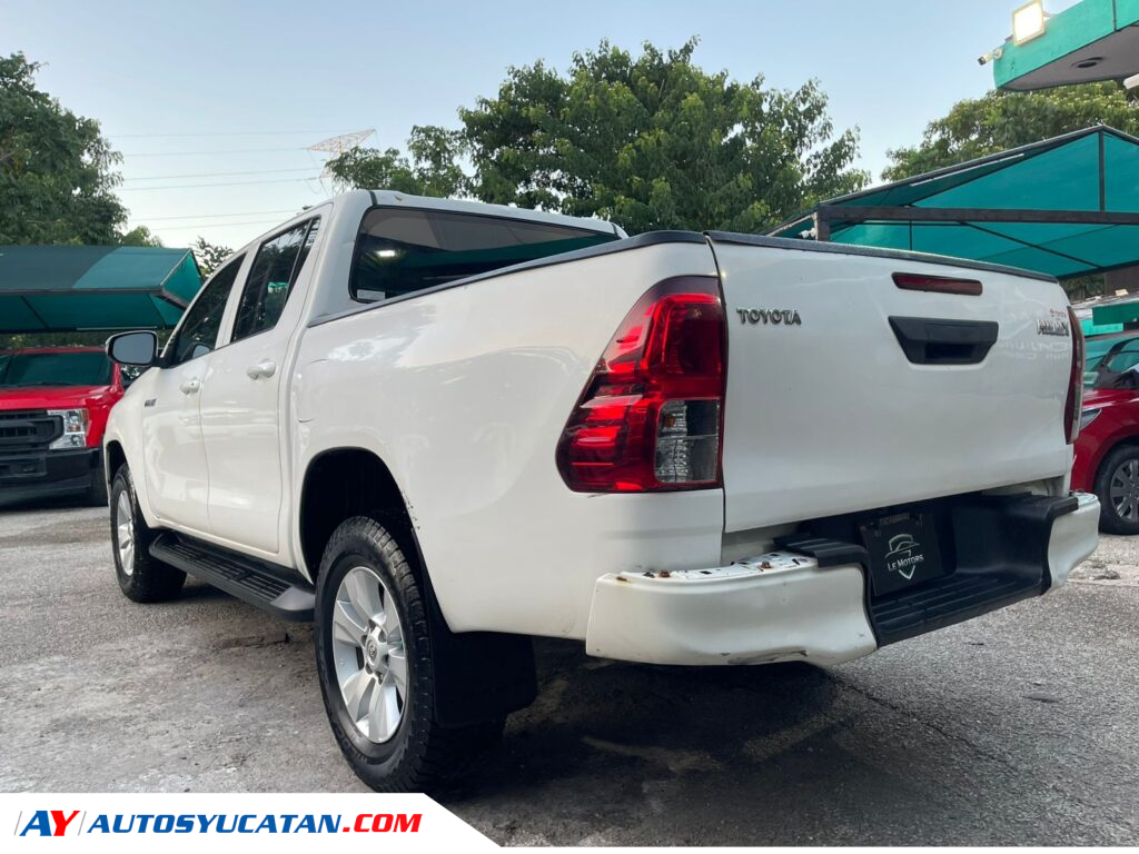 Toyota Hilux SR 2018