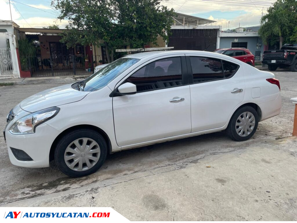 Nissan Versa Estandar 2018
