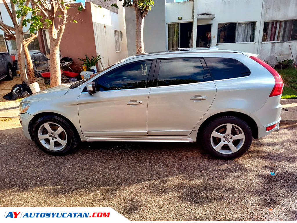 Volvo XC60 R Design Turbo  2013