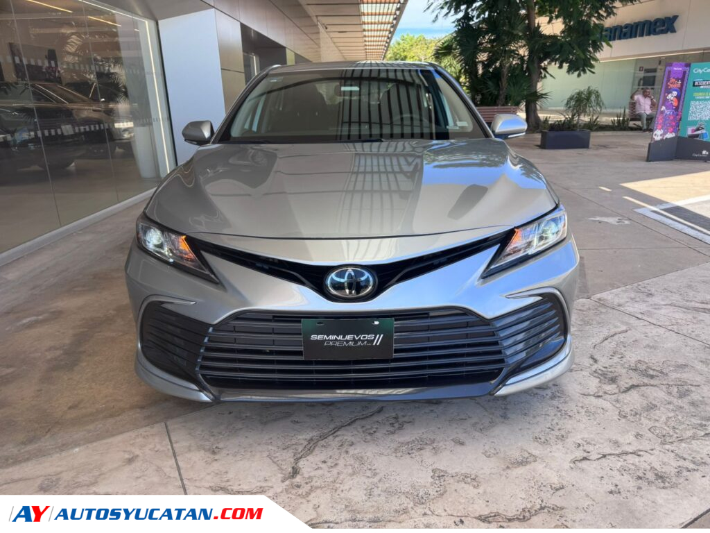 TOYOTA CAMRY LE AUT. (2023)