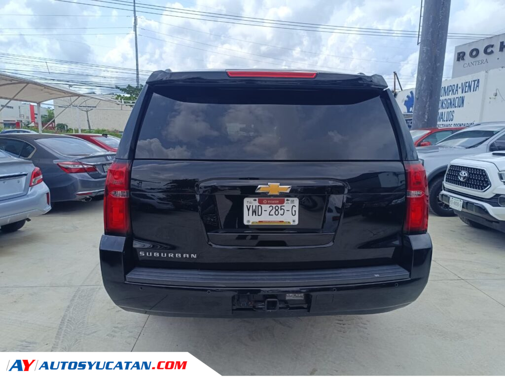 Chevrolet Suburban LS 2015