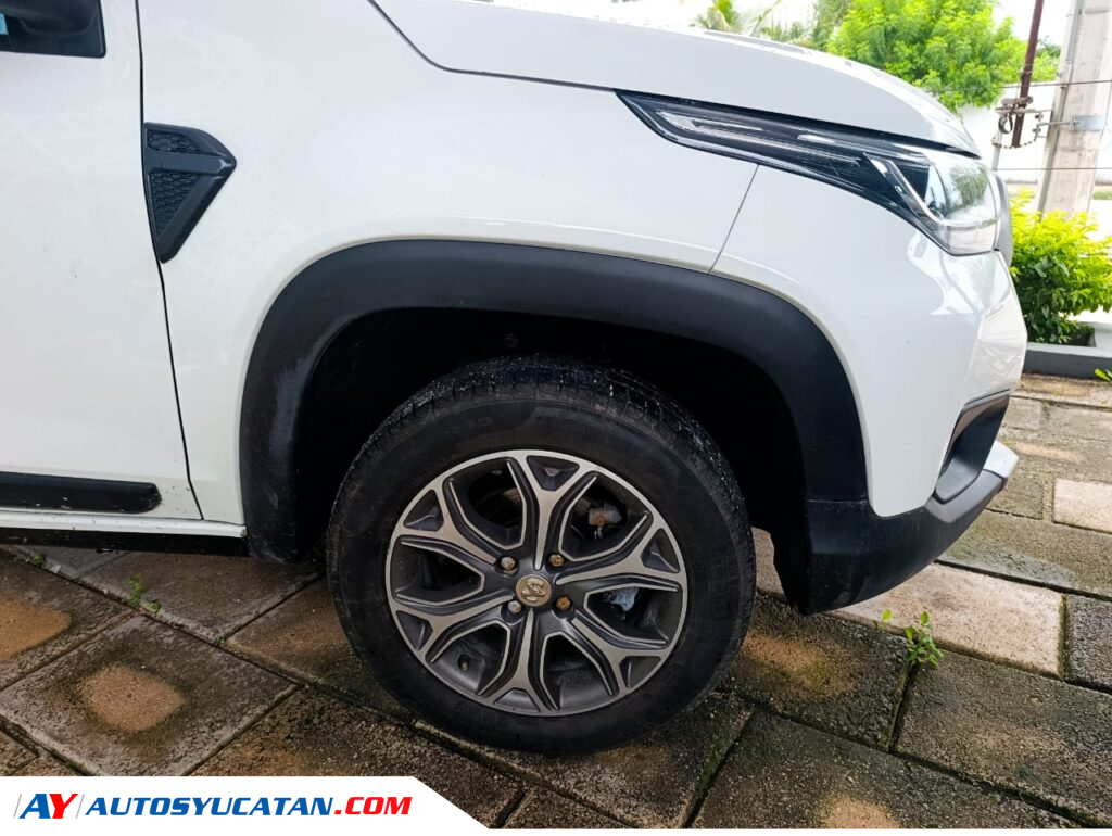 RAM 700 Laramie doble cabina 2024