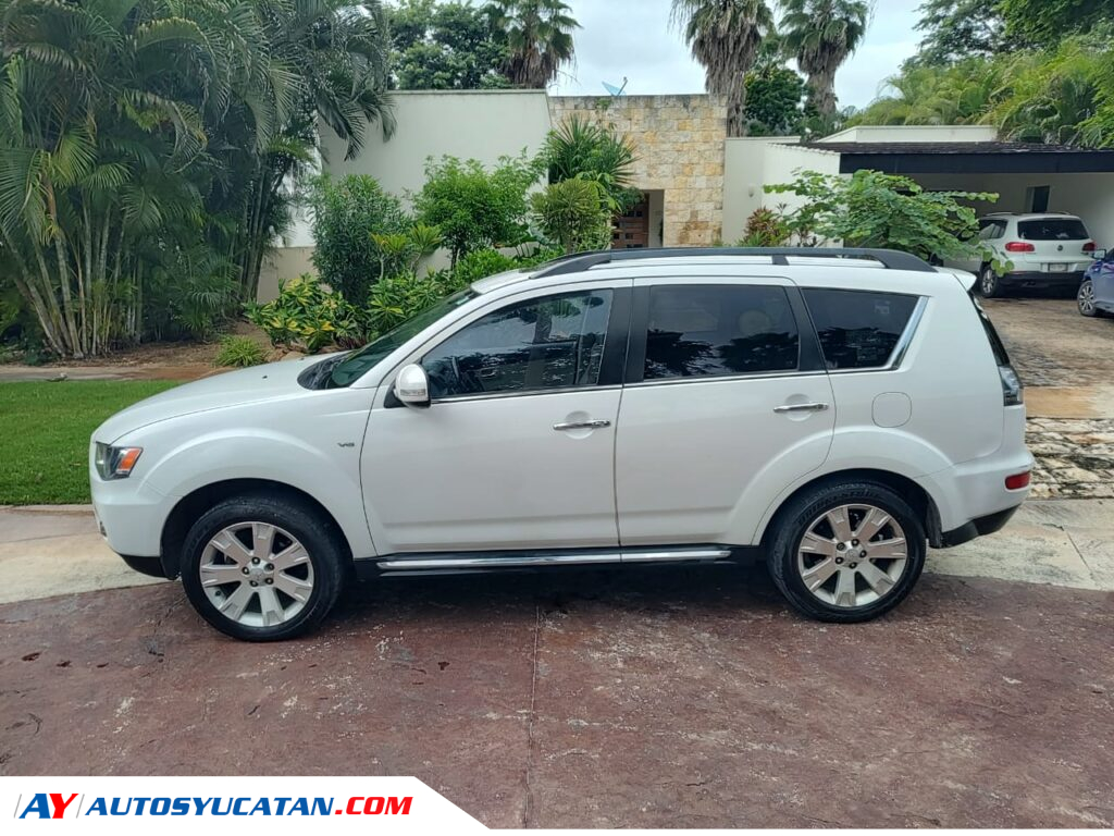 Mitsubishi Outlander 2012