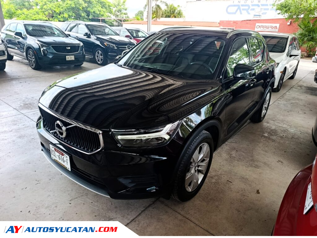 Volvo XC40 Momentum T4 2021