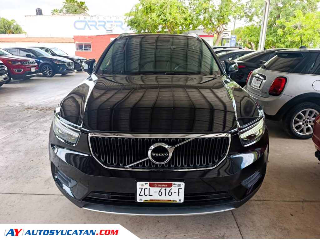 Volvo XC40 Momentum T4 2021
