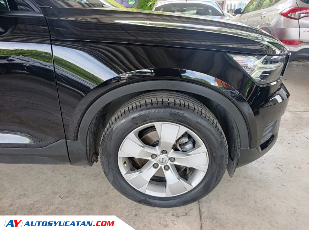 Volvo XC40 Momentum T4 2021