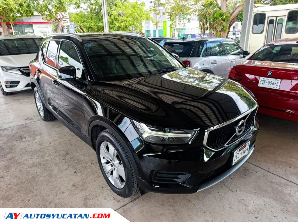 Volvo XC40 Momentum T4 2021