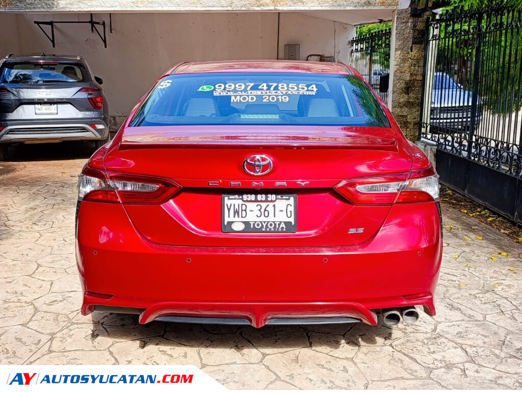 Toyota Camry SE 2019