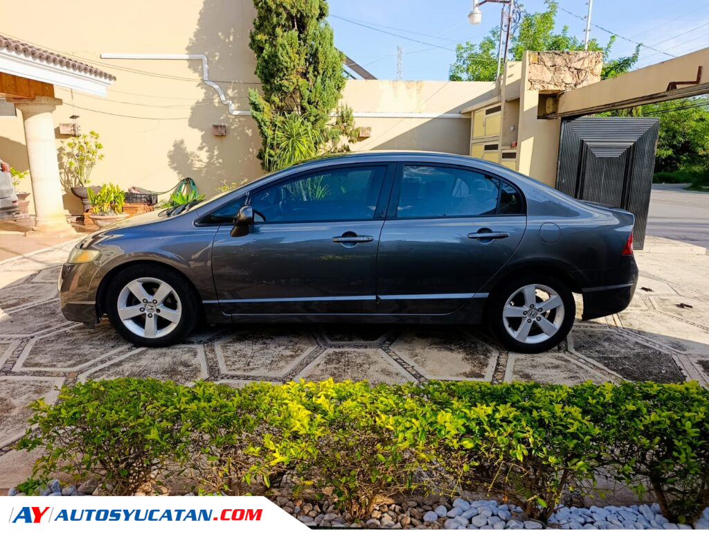 Honda Civic LX Sedan 4 puertas 2011