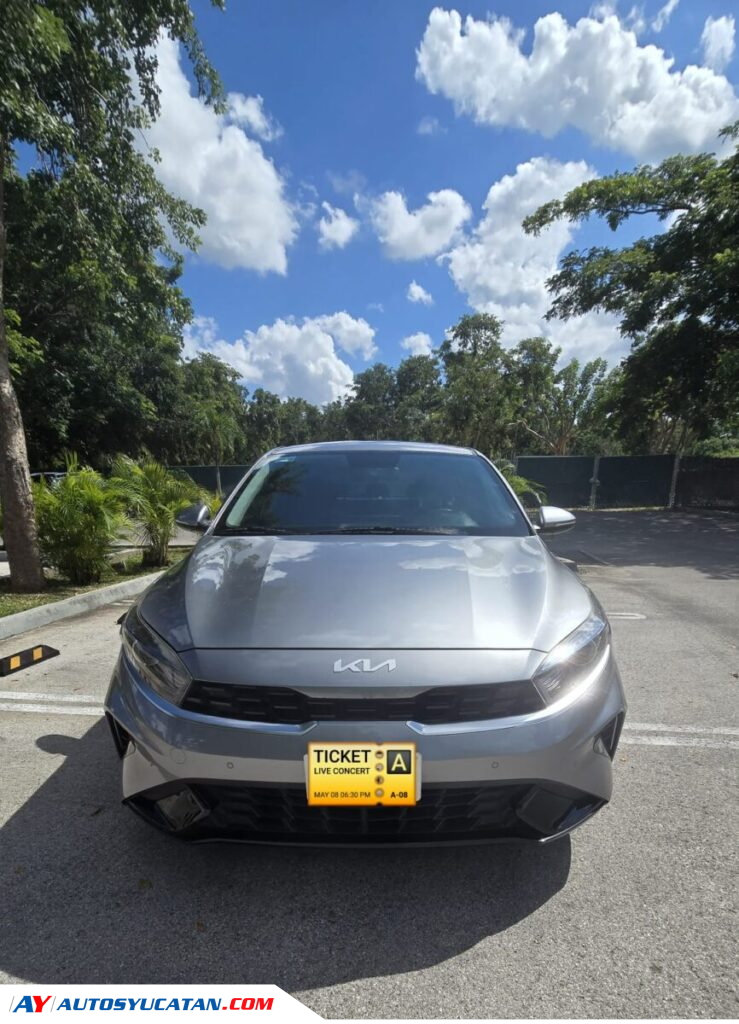 Kia Forte EX HB 2022