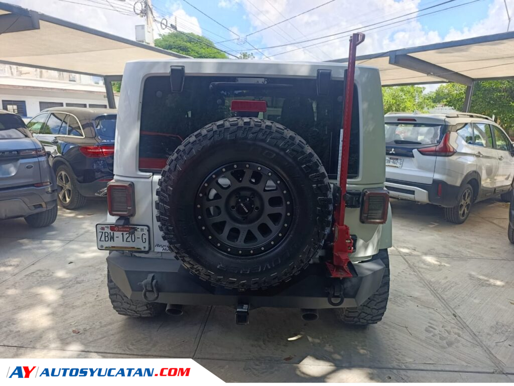 Jeep Wrangler Sahara 2015