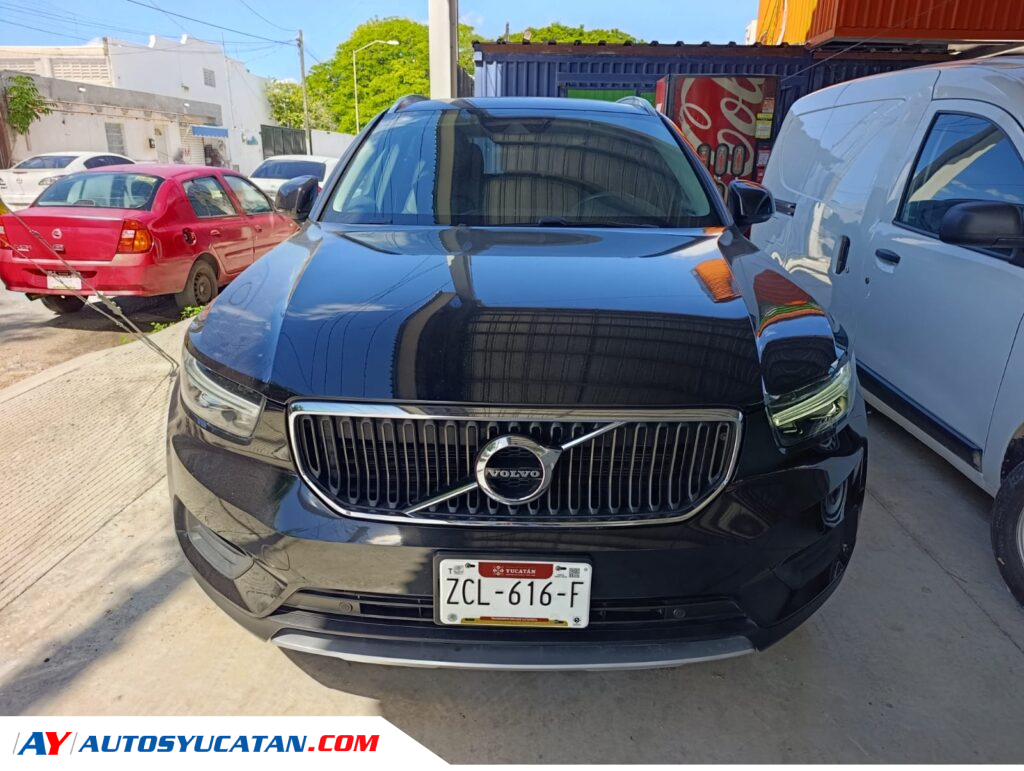 Volvo XC40 Momentum 2021