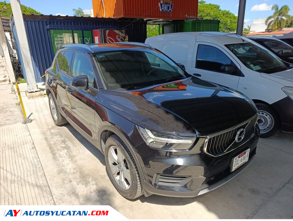 Volvo XC40 Momentum 2021