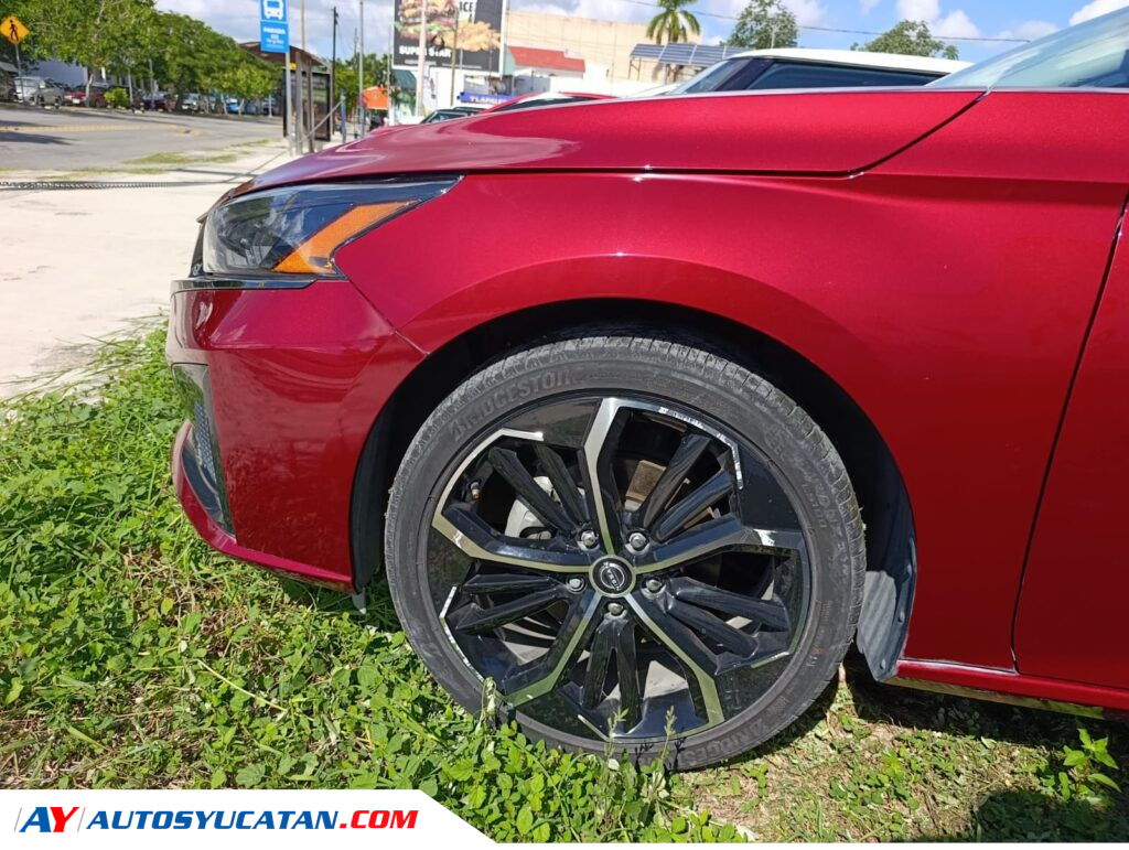 Nissan Altima SR 2023