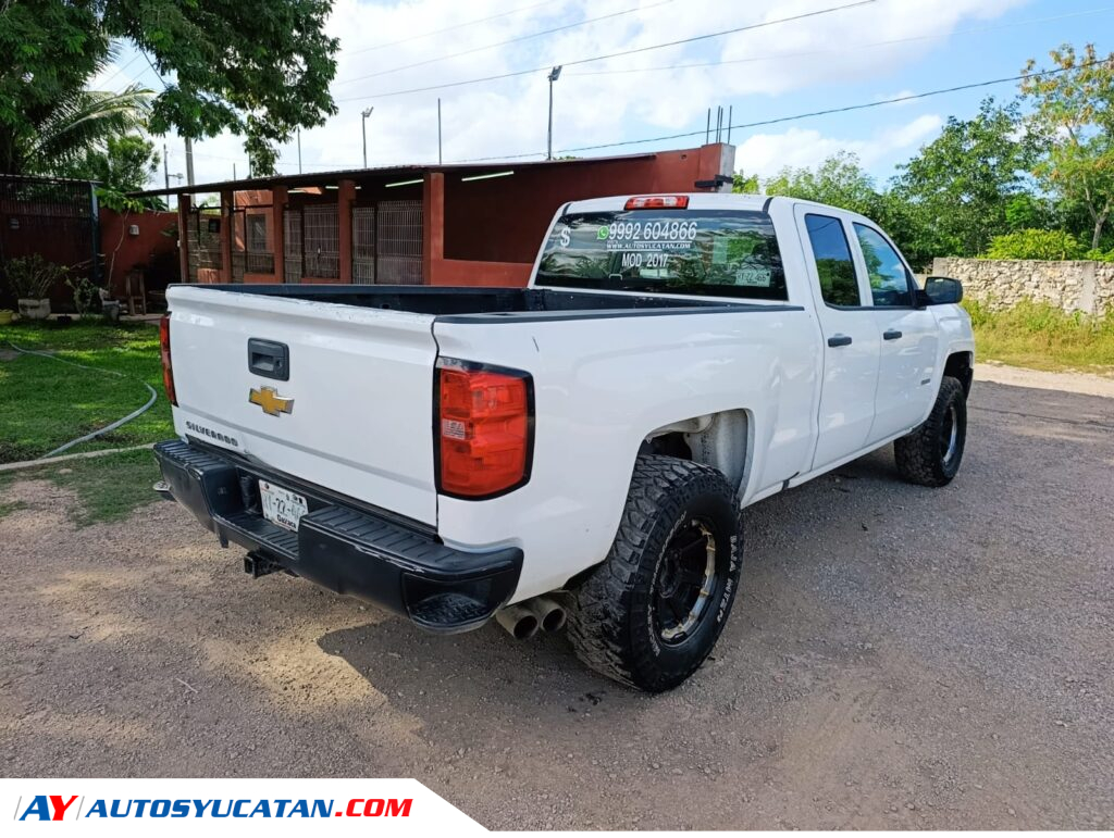 Chevrolet Silverado 2500 Cabina y Media 2017