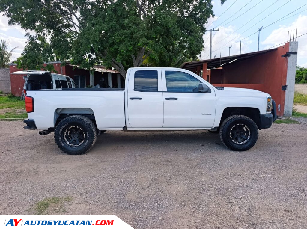 Chevrolet Silverado 2500 Cabina y Media 2017