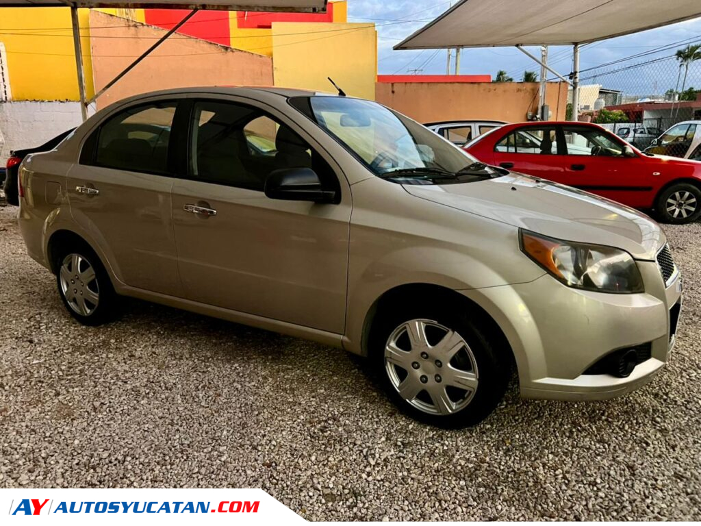 Chevrolet  Aveo LT 2013