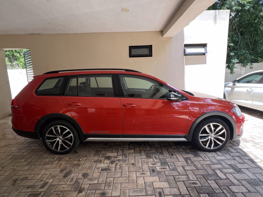 VW CrossGolf 2017 91,000 Km