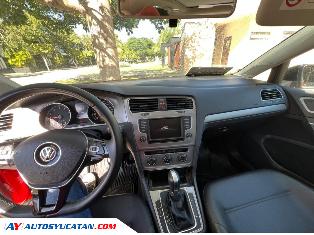 VW CrossGolf 2017 91,000 Km