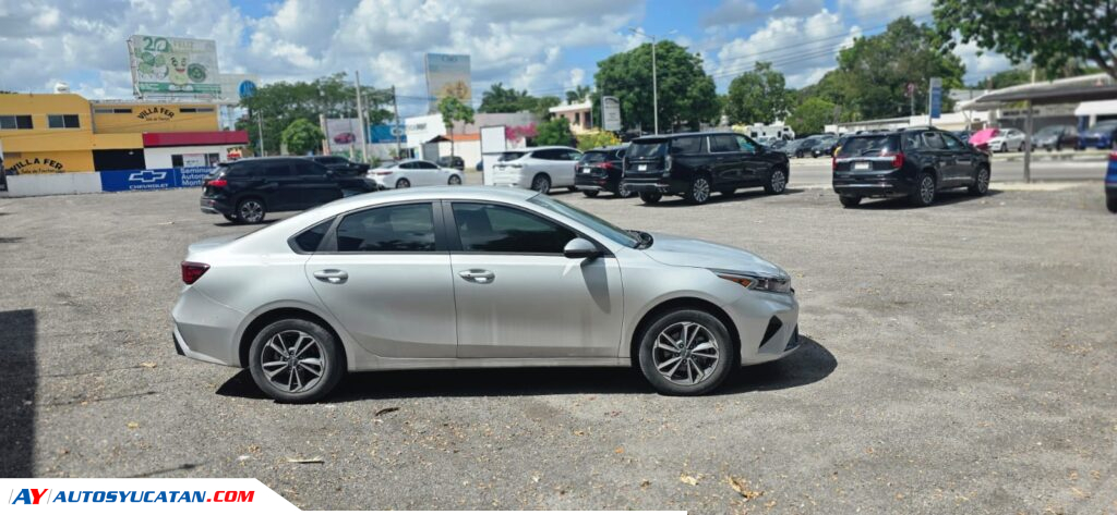 Kia Forte LX Estándar 2024