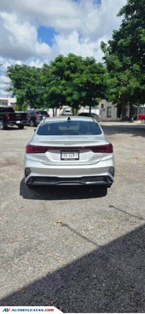 Kia Forte LX Estándar 2024