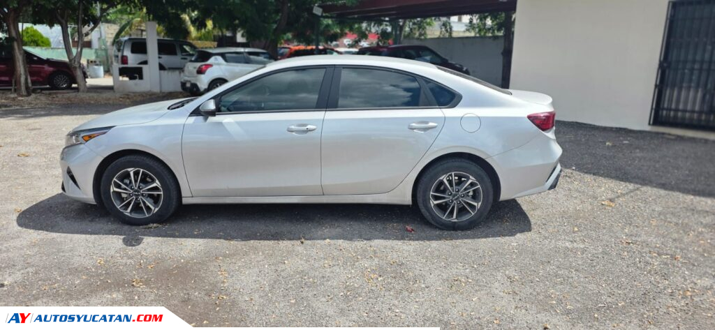 Kia Forte LX Estándar 2024