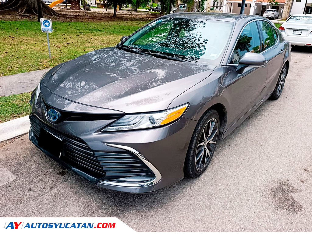 Toyota Camry XLE Hibrido 2022