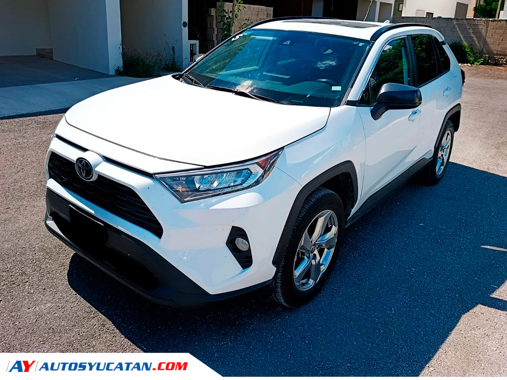 Toyota RAV4 XLE 2021