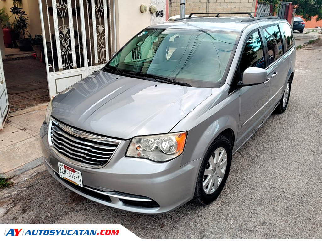 Chrysler Town and Country Touring 2016