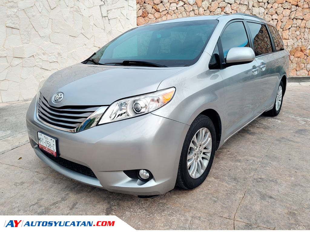 Toyota Sienna XLE 2017