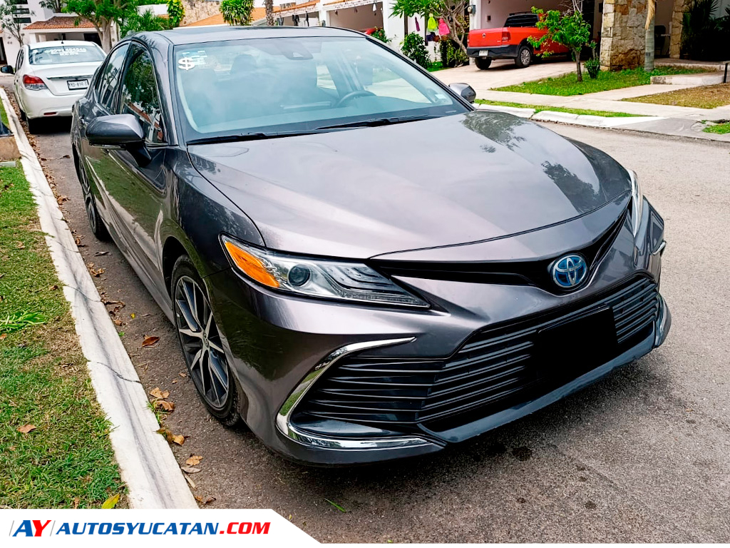 Toyota Camry XLE Hibrido 2022